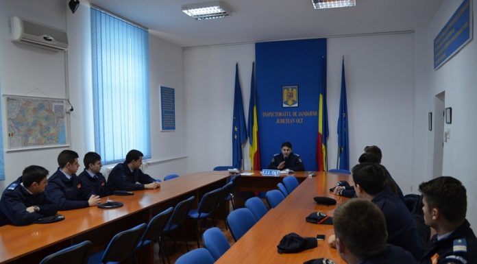 Studenţi ai Academiei de Poliţie „Alexandru Ioan Cuza” în stagiu de practică la Jandarmeria Olt