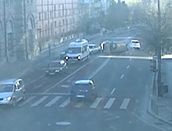 Accident produs pe Calea lui Traian, în zona Colegiului Naţional Alexandru Lahovari din Râmnicu Vâlcea