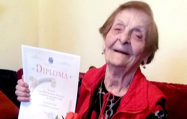 Marioara Iliescu, o centenară sărbătorită de Primăria municipiului Râmnicu Vâlcea