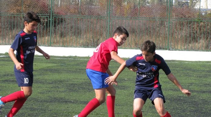 La Râmnicu Vâlcea, primarul Mircia Gutău a inaugurat terenurile de sport din Râureni şi Stolniceni
