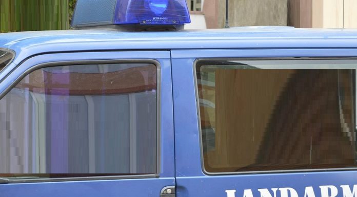 Râmnicu Vâlcea: Percheziții domiciliare la patru hoți specializați în furturi din autoturisme