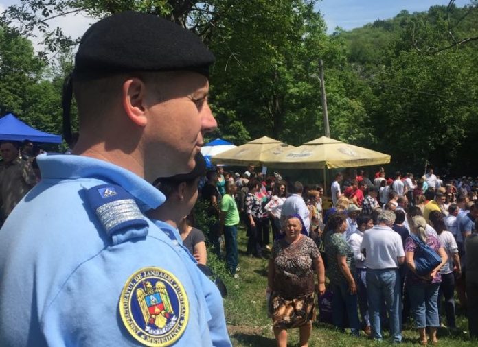 Sabatoarea-Rusaliilor-Maehedinti-jandarmi