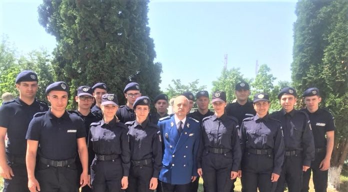 Elevi ai Școlii Militare de Subofițeri Jandarmi Grigore Alexandru Ghica Drăgășani în practică la Jandarmeria Mehedinți