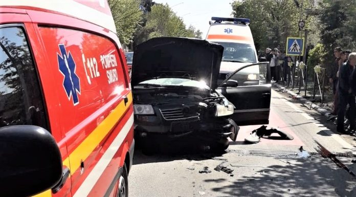 Olt: Patru autovehicule implicate într-un accident produs la Balș – trei persoane au ajuns la spital