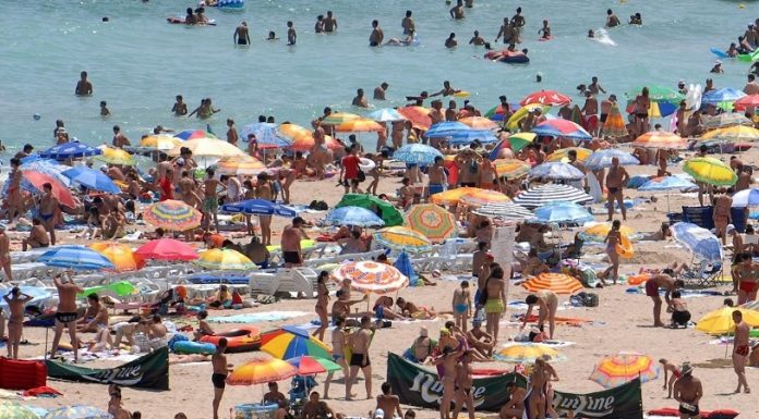 În acest weekend pe litoral se află aproximativ 80.000 de turiști în structurile clasificate