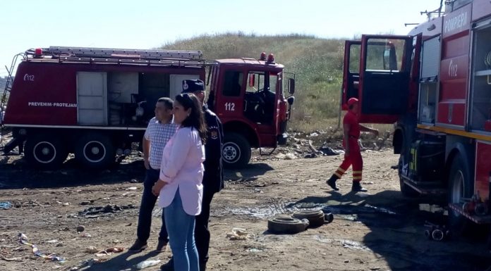 Prefectul de Olt, Angela Nicolae, s-a deplasat la Caracal, unde a izbucnit un incendiu la groapa de gunoi