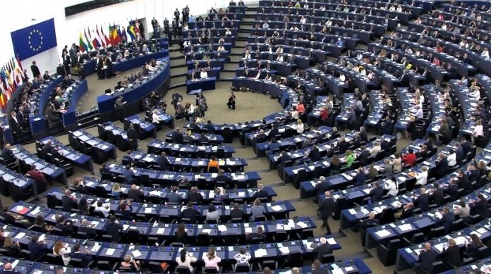 Situația din Polonia și Ungaria s-a deteriorat, avertizează Parlamentul European