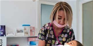 La început de școală mulți părinți decid să le pună aparat dentar copiilor