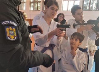 Întâlnire între polițiști și sportivii Clubului de Karate Tradițional Aluminiu Alro Slatina