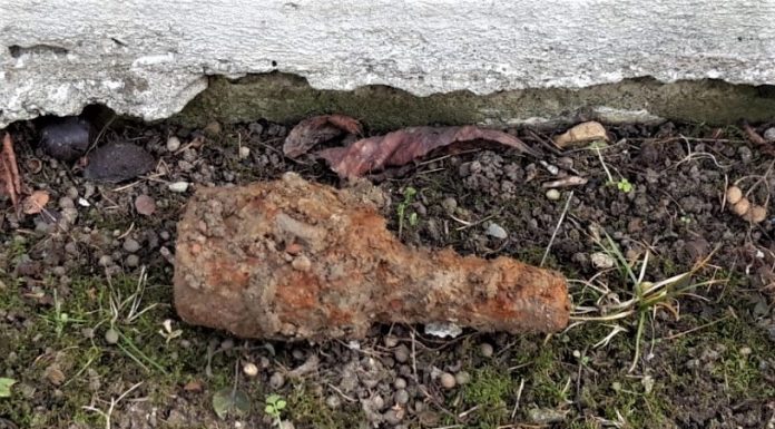 Grenadă din Al Doilea Razboi Mondial, găsită în curtea Jandarmeriei Vâlcea
