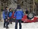 Vâlcea: Autoturism cu trei persoane la bord, răsturnat în drum spre Obârșia Lotrului