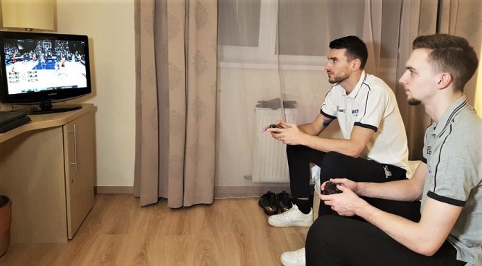 ”Tricolorii” baschetbaliști se antrenează pe Playstation să învingă campioana mondială!
