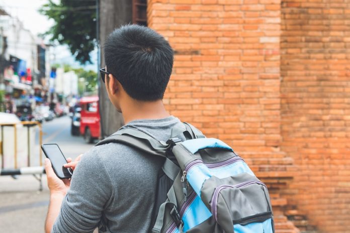 Studiu momondo 54% dintre romani inca platesc cash atunci cand calatoresc