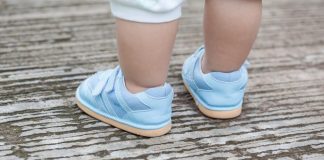 5 sfaturi de care oltenii trebuie să țină cont când aleg încaltămintea de iarnă pentru bebe