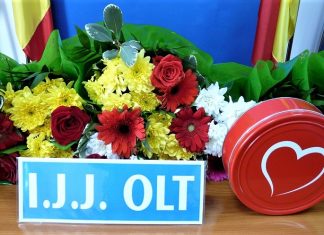 La început de primăvară, Jandarmeria Olt a oferit flori colegelor