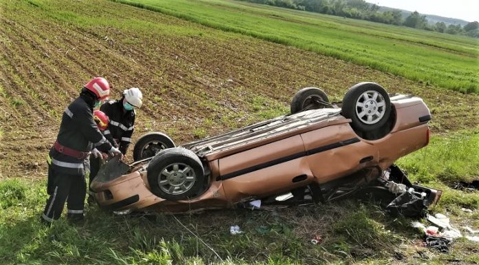 Mehedinți: Accident rutier în comuna Tâmna, la Fața Cremenii – patru persoane au ajuns la spital