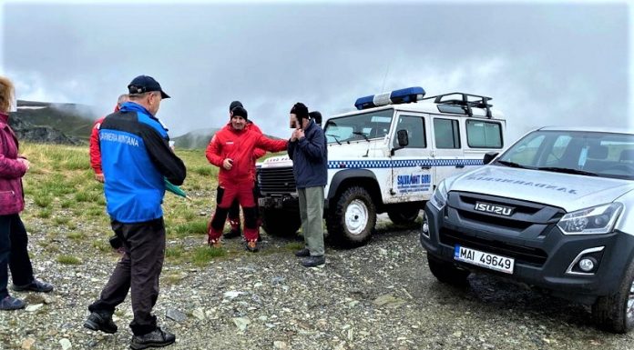 Bucureștean rătăcit pe Transalpina, salvat de jandarmi și salvamontiști