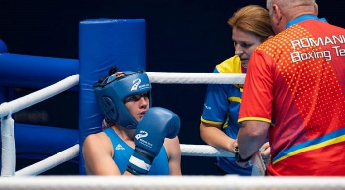 Cristina Cosma – ea e cântăreața din ring!