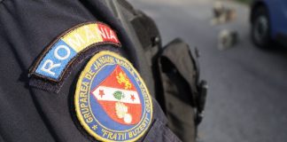 Craiova: Hoți de umbrele și scaune, prinși de jandarmi