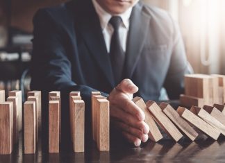 3 TIPURI de asigurări care-ţi pot proteja cu succes afacerea