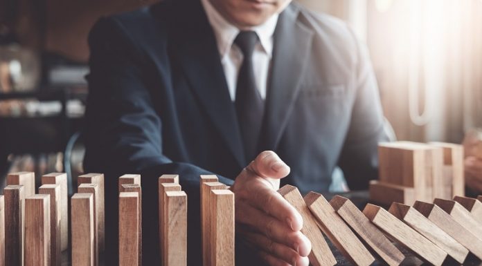 3 TIPURI de asigurări care-ţi pot proteja cu succes afacerea