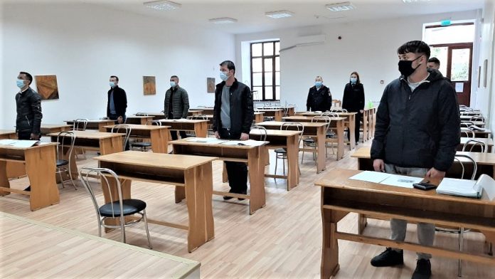 Sapte tineri s-au alaturat familiei pompierilor mehedinteni