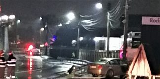 Accident rutier in Ramnicu Valcea - un autoturism a lovit o conducta de gaze