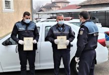 Anghel Gheorghe si Tiribentea Adrian politisti din cadrul IPJ Mehedinti felicitati de Directia de Ordine Publica