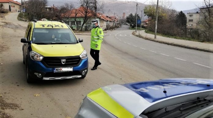 Mehedinți: Continuă acțiunile forțelor de ordine pentru siguranța sanitară a cetățenilor Mehedinti - Continua actiunile fortelor de ordine pentru siguranta sanitara a cetatenilor in contextul pandemiei de COVID