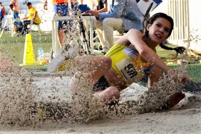 Alina Rotaru ridică 50 de tone de greutăți pe lună, în drumul spre Tokyo