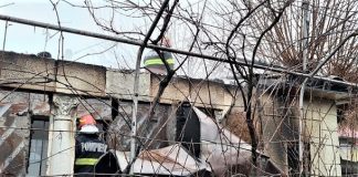 Casă afectată de un incendiu izbucnit în Vâlcele