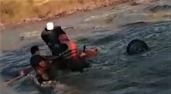 Mehedinți: Bărbat salvat din râul Topolniţa – VIDEO Mehedinti Barbat salvat din raul Topolnita