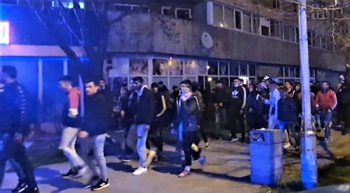 Jandarmii olteni au fost prezenți în Slatina la un protest nedeclarat Jandarmii olteni au fost prezenti in Slatina la un protest nedeclarat
