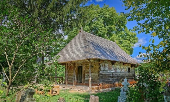 Valcea Biserica de lemn din satul Ursi printre castigatorii Premiilor Europa Nostra 2021