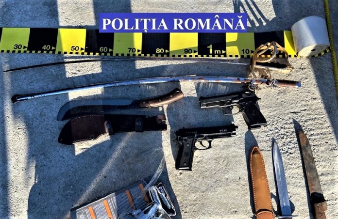 Valcea Perchezitii in comuna Lalosu la persoane banuite de nerespectarea regimului armelor