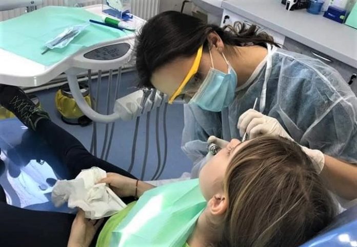 Asociatia Prietenii Spitalului Valcean deschide primul cabinet stomatologic scolar din comuna Budesti