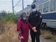 Femeie disperată pe calea ferată, în cartierul Schela Cladovei din Drobeta Turnu Severin, salvată de jandarmi