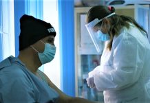 Caravana Vaccinării #OAMENICAMINE vine la Slatina