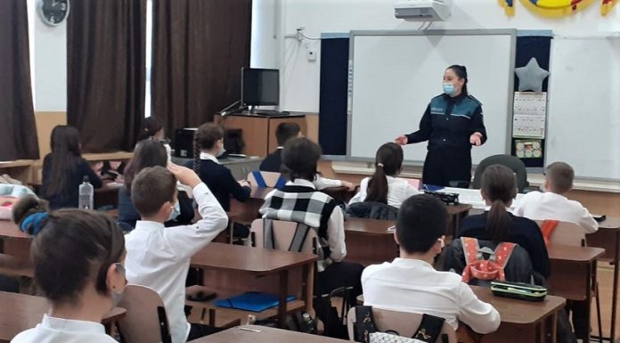 Activități ale polițiștilor vâlceni pentru prevenirea agresiunilor împotriva minorilor
