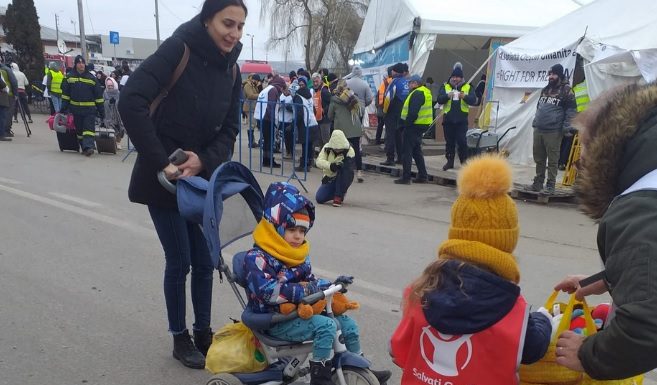 Sute de mii de copii din Ucraina bombardată au nevoie de ajutor