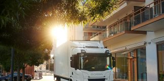 Camion Scania complet electric, de 64 de tone, pentru transport frigorific
