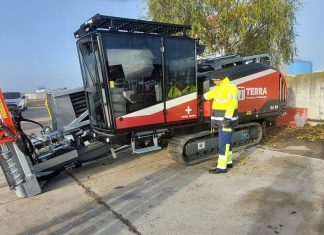 O nouă instalație de foraj orizontal, achiziționată cu fonduri europene, a ajuns Compania de Apă Oltenia