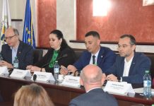 „Vâlcea IT Alliance” are ambiția să devină noul brand al Râmnicului prin crearea în premieră națională a unui cluster care să reunească Politehnica București, cluburile de de robotică și IT, Primăria Municipiului și I.C.S.I. Vâlcea