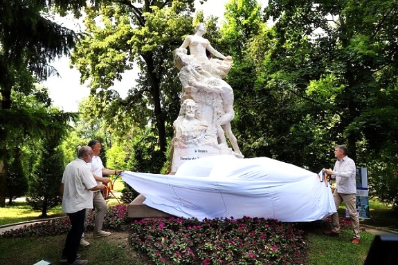 Monumentul domnitorului Barbu Stirbei, recondiționat, Ramnicu Valcea