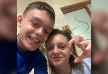 La doar 14 ani, Matei trăiește cu dureri cumplite. Coloana lui s-a curbat la peste 54 de grade și are nevoie urgentă de operație