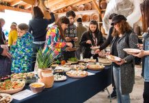 Brunch caritabil la Mălaia pentru salvarea unei case albastre de peste 120 de ani