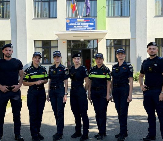 Jandarmii și polițiștii doljeni, acțiuni în școli pentru siguranța elevilor
