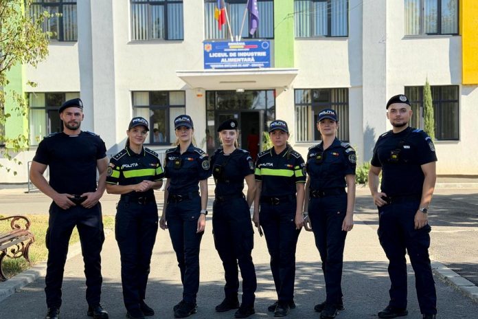 Jandarmii și polițiștii doljeni, acțiuni în școli pentru siguranța elevilor