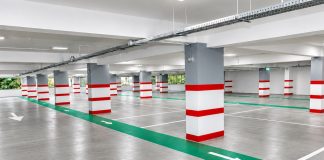 Mircia Gutău a inaugurat noua parcare etajată din Râmnicu Vâlcea: două niveluri, circa 160 de locuri și teren de sport