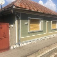 Casa Samnartin langa scoala, teren 700mp